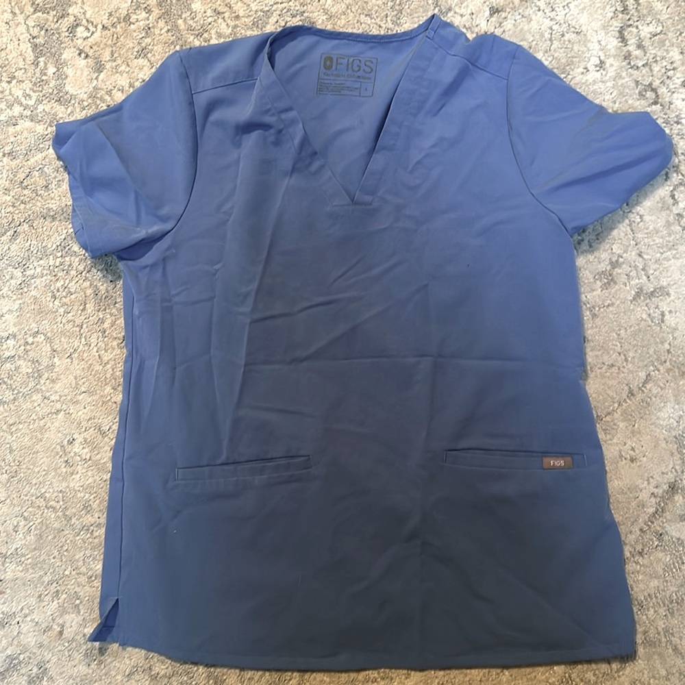 Figs scrub top